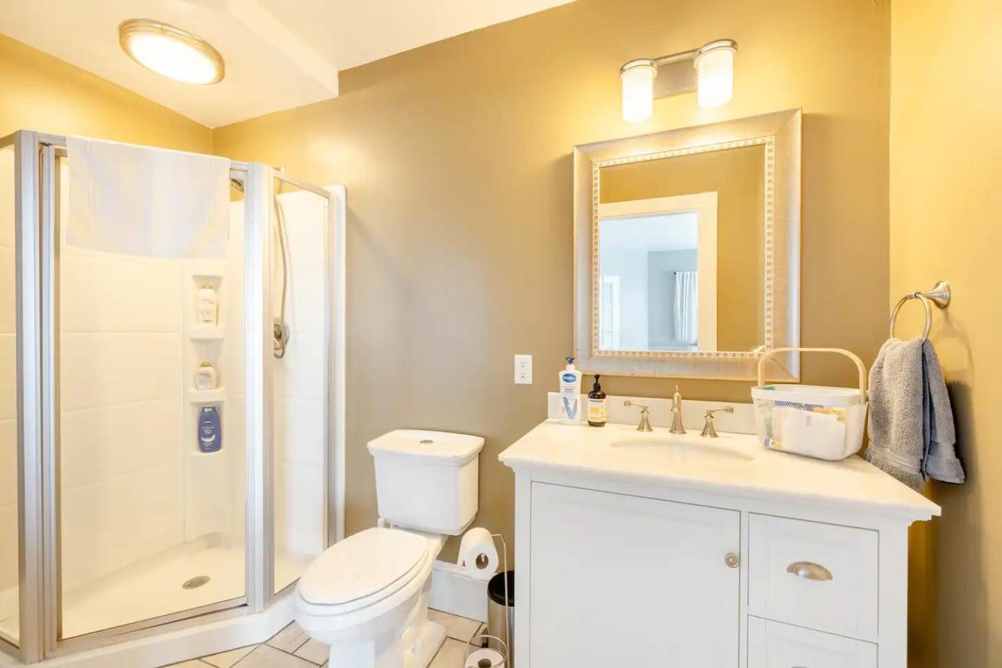 Bright Spacious Apartment - 2 Bedroom 2 Ba Portland Exterior photo